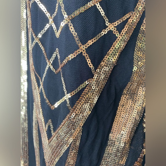 Lilian NWT Elegant Black and Gold Sequin Dress - Picture 5 of 11